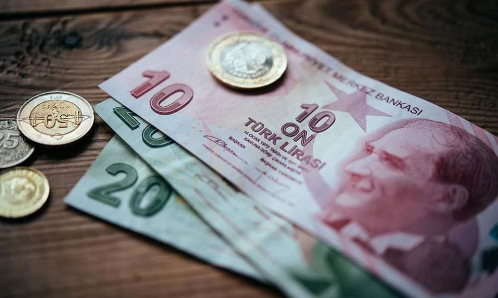Καταρρέει η τουρκική λίρα: 7,24 έναντι του δολαρίου